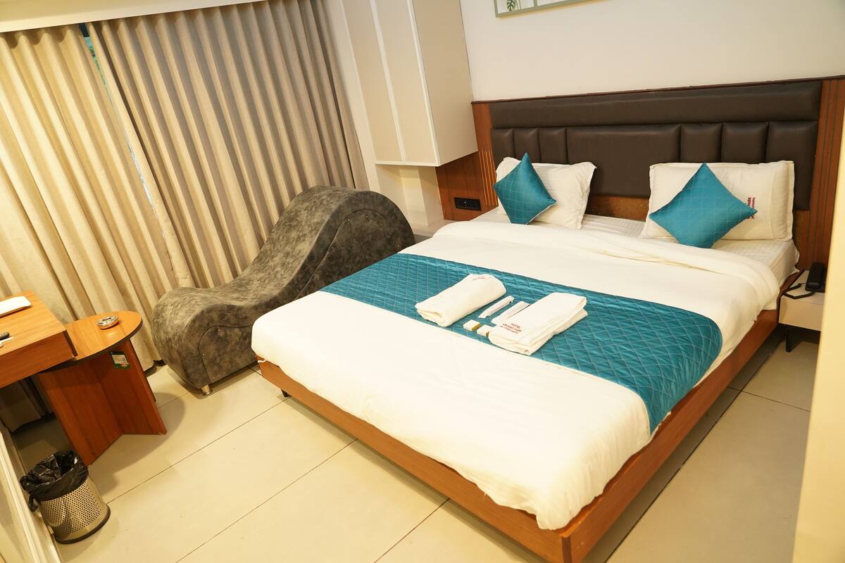 Luxe kamer | Een bureau, een laptopwerkplek, gratis wifi, beddengoed