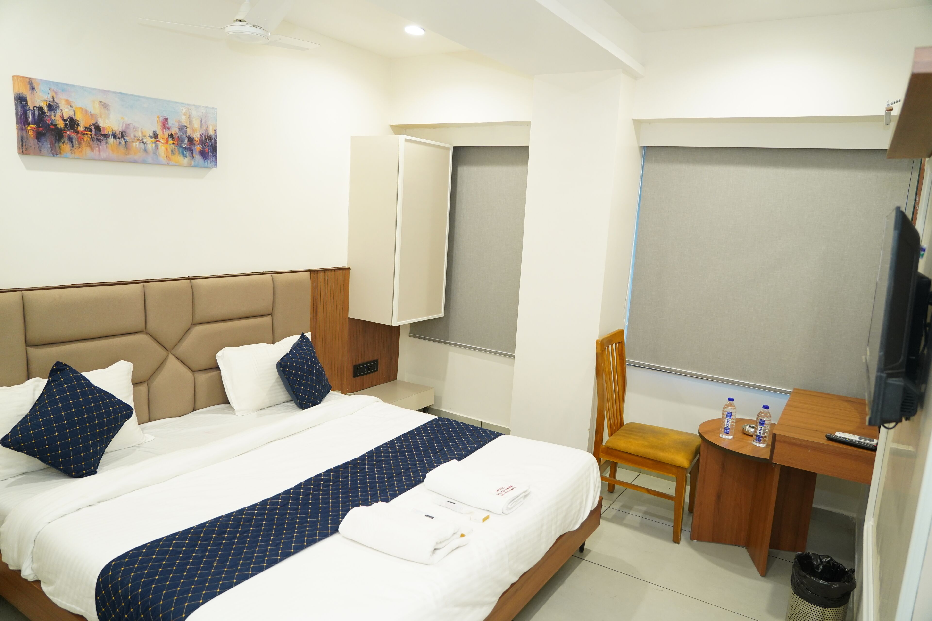 Superior-Zimmer | Schreibtisch, laptopgeeigneter Arbeitsplatz, kostenloses WLAN