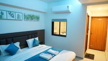 Luxe kamer | Een bureau, een laptopwerkplek, gratis wifi, beddengoed