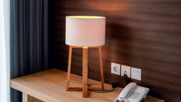 Minibar, soundproofing, free WiFi, bed sheets