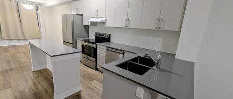 Mikroaaltouuni, uuni, liesi, astianpesukone