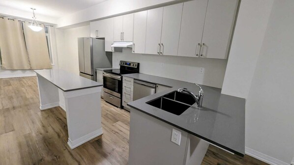 ميكروويف، فرن، موقد طهي مسطح، غسالة أطباق