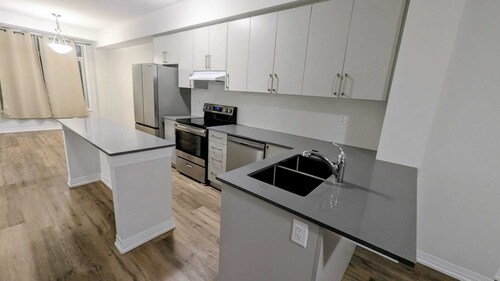 3+1 Bedroom Townhouse Cambridge | Close to 401 | 45 mins to YYZ
