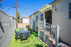 تناول الطعام بالخارج