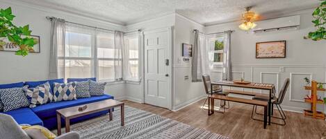 Smart-tv en een open haard