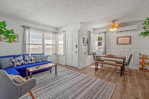 Historic Quiet Home W/Free Parking by Hollywood