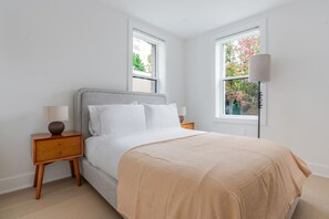 Iron/ironing board, WiFi, bed sheets - Blueground | Kalorama Heights, fitness, nr Rock Creek Park (Washington, D.C.)