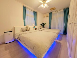 Iron/ironing board, WiFi, bed sheets - Concept room & smart house inspired by the Okinawan Churaumi Sea. Spacious 64 square meters 2LDK. A life-size stay in Okinawa as if you were living in the town of "Chatan," where the sunset is beautiful. (Chatan, Nakagami District)