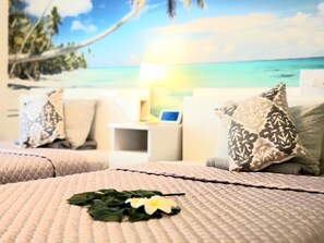 Iron/ironing board, WiFi, bed sheets - Concept room & smart house inspired by the Okinawan Churaumi Sea. Spacious 64 square meters 2LDK. A life-size stay in Okinawa as if you were living in the town of "Chatan," where the sunset is beautiful. (Chatan, Nakagami District)