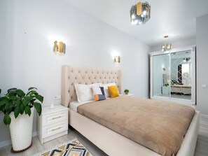 In-room safe, laptop workspace, blackout drapes, soundproofing