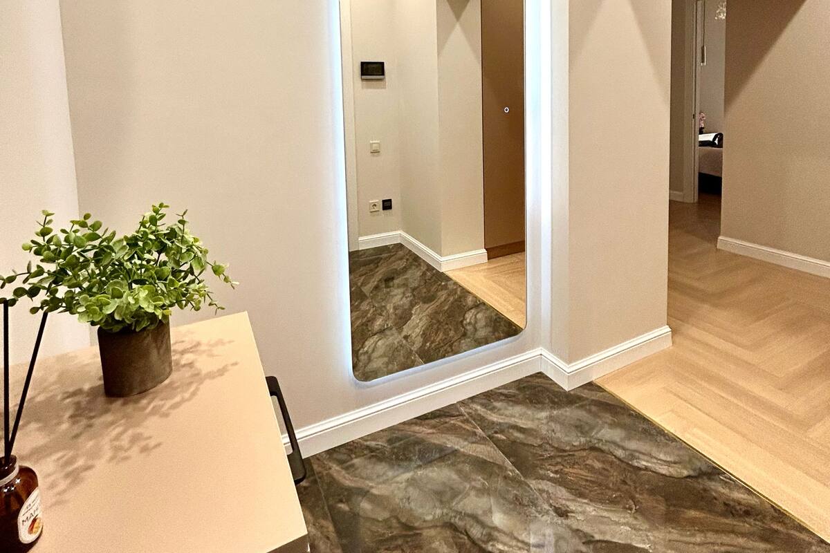Minibar y caja de seguridad en la habitación