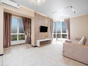 In-room safe, laptop workspace, blackout drapes, soundproofing