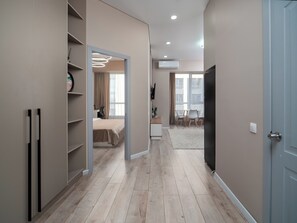 Leilighet – comfort, 1 kingsize-seng med sovesofa, fjellutsikt | Minibar, safe på rommet, skrivebord for bærbar PC og blendingsgardiner
