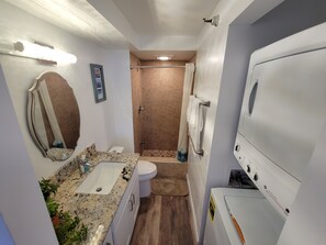 Hair dryer, towels, shampoo, toilet paper - Waikiki full Ocean view with free parking washes& Dryer (Honolulu)