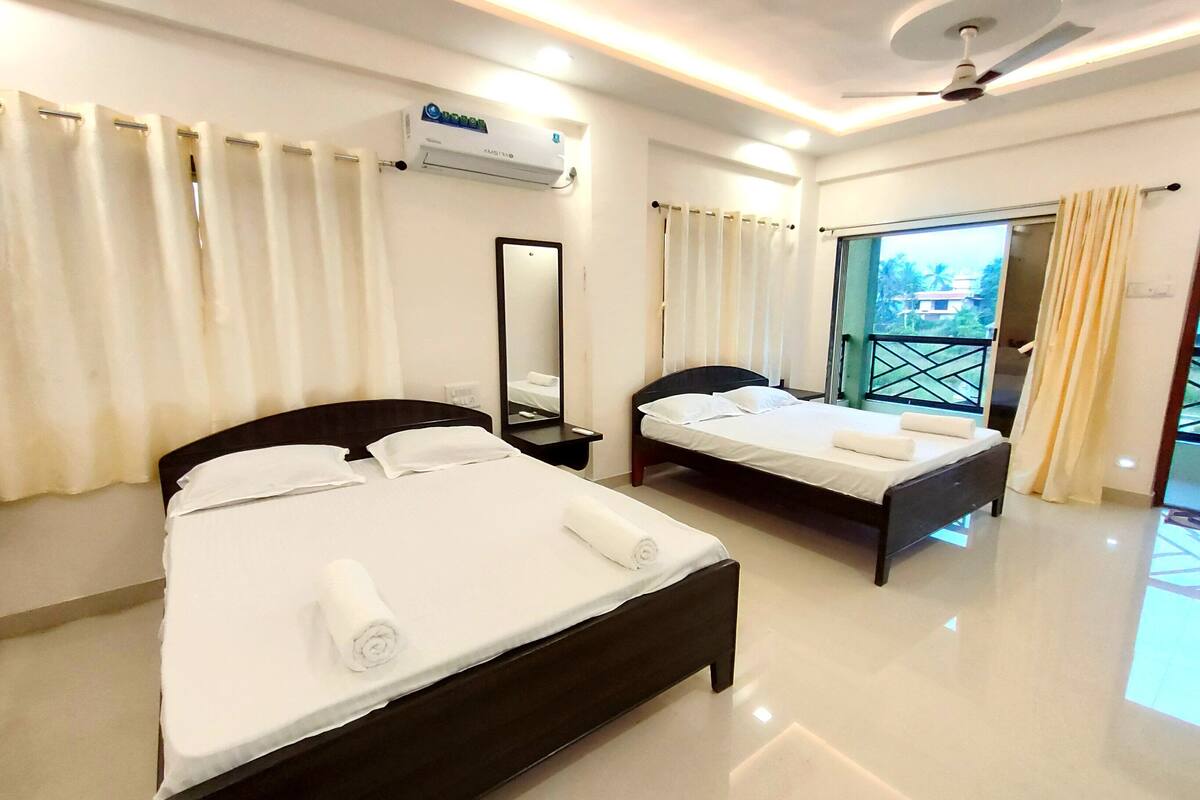 Memory-foam beds, desk, free WiFi, bed sheets