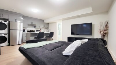 Charming Langley Suite by Hwy 1, Transit & Event Centre