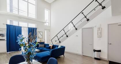 Modern Loft, King Bed, 10 mins from Dt