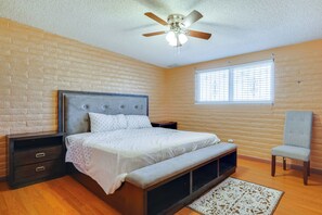 4 bedrooms, iron/ironing board, internet, bed sheets - 7 Mi to Saguaro Nat'l Park: Tucson Home w/ Yard (Tucson)