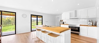 Kelly Creek Farm - Tolmie - Sleeps 10