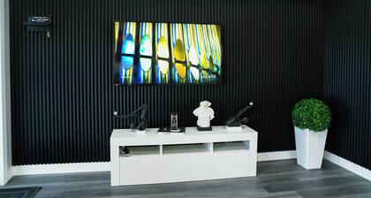 Hollywood Hardrock Getaway Middle of everything