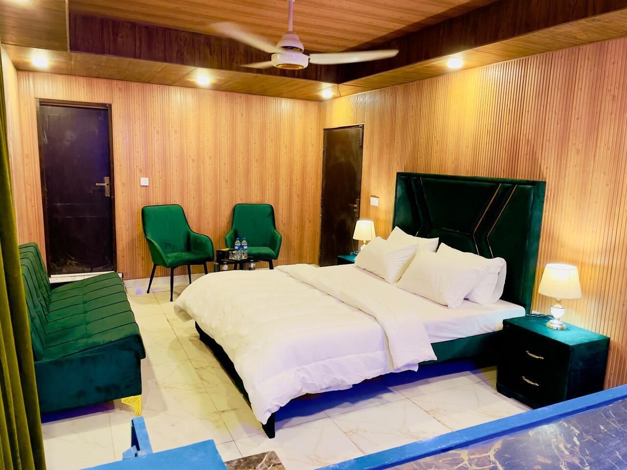 Deluxe Suite, 1 Queen Bed with Sofa bed, Private Pool | In-room safe, desk, laptop workspace, soundproofing