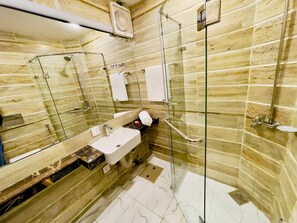 Deluxe Suite, 1 Queen Bed with Sofa bed, Private Pool | Bathroom | Shower, free toiletries, slippers, towels - Hotel Five Rivers Airport Road (Lahore)