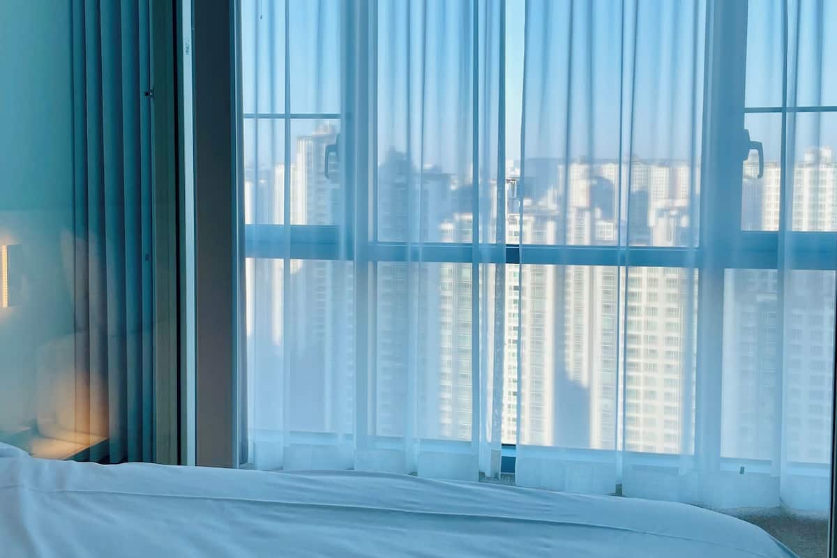 Royal Suite(Cooking) | Hypo-allergenic bedding, down comforters, minibar, in-room safe