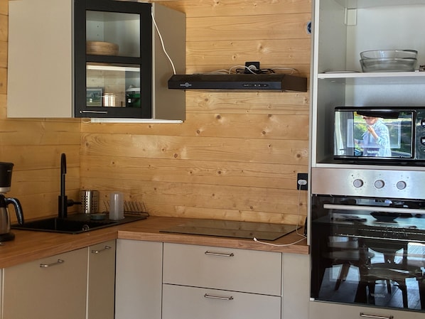 Private kitchen - Les Ecolodges du Lac (Chambon-sur-Lac)