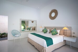 3 bedrooms, in-room safe, desk, free WiFi - Villa 888 Eat Shop Play - 3BR Private Pool Oberoi (Badung)