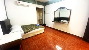 Habitación familiar, 1 cama Queen size | Ropa de cama 