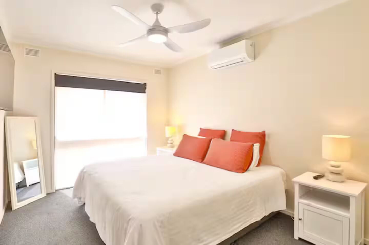 3 間睡房、熨斗/熨衫板、Wi-Fi (收費)、床單