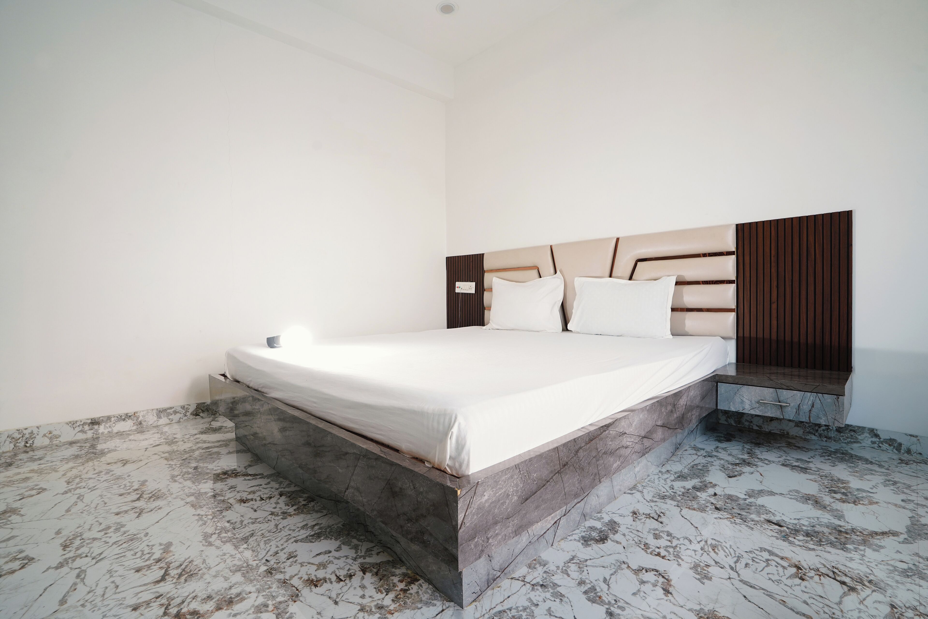 Deluxe Double Room, Air conditioning | Free WiFi