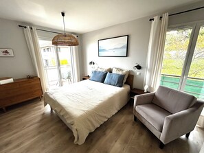 2 chambres, fer et planche à repasser, accès Internet, draps fournis