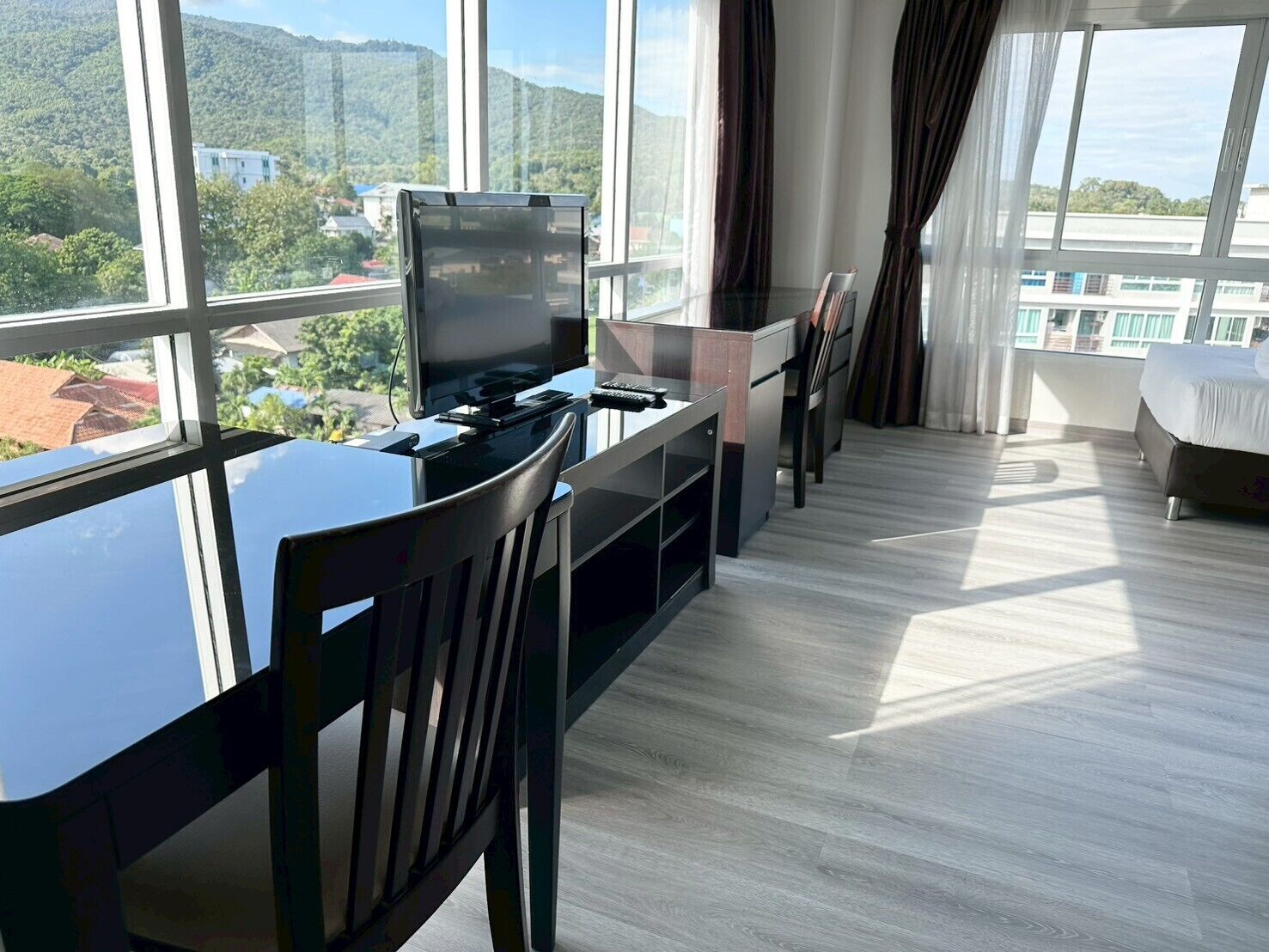 Corner Family Room | City view