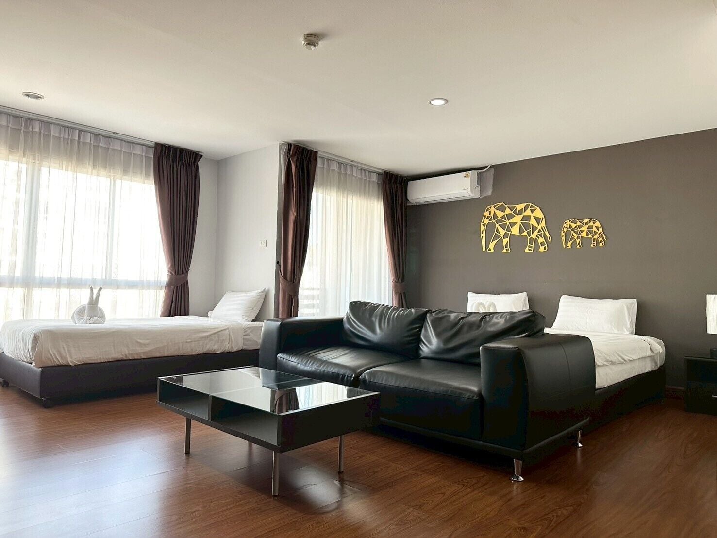 Free WiFi, bed sheets