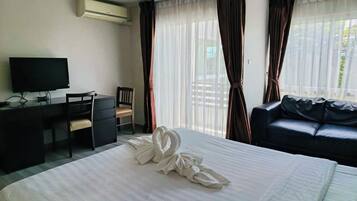 Deluxe Double Room | Free WiFi, bed sheets
