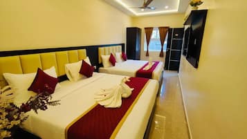 Deluxe Quadruple Room | Egyptian cotton sheets, premium bedding, free WiFi, bed sheets