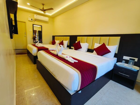 Egyptian cotton sheets, premium bedding, free WiFi, bed sheets