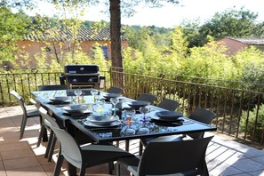 Outdoor dining - Holiday Home with Private Pool, Vagnas (Vagnas)