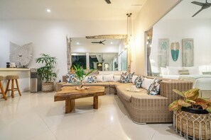 Interior - Villa GR888 – Central Seminyak 3BR Pool Villa • Walk to Beach & Eat Street (Kabupaten Badung)
