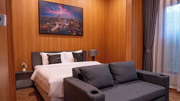 Deluxe House | Desk, laptop workspace, free WiFi