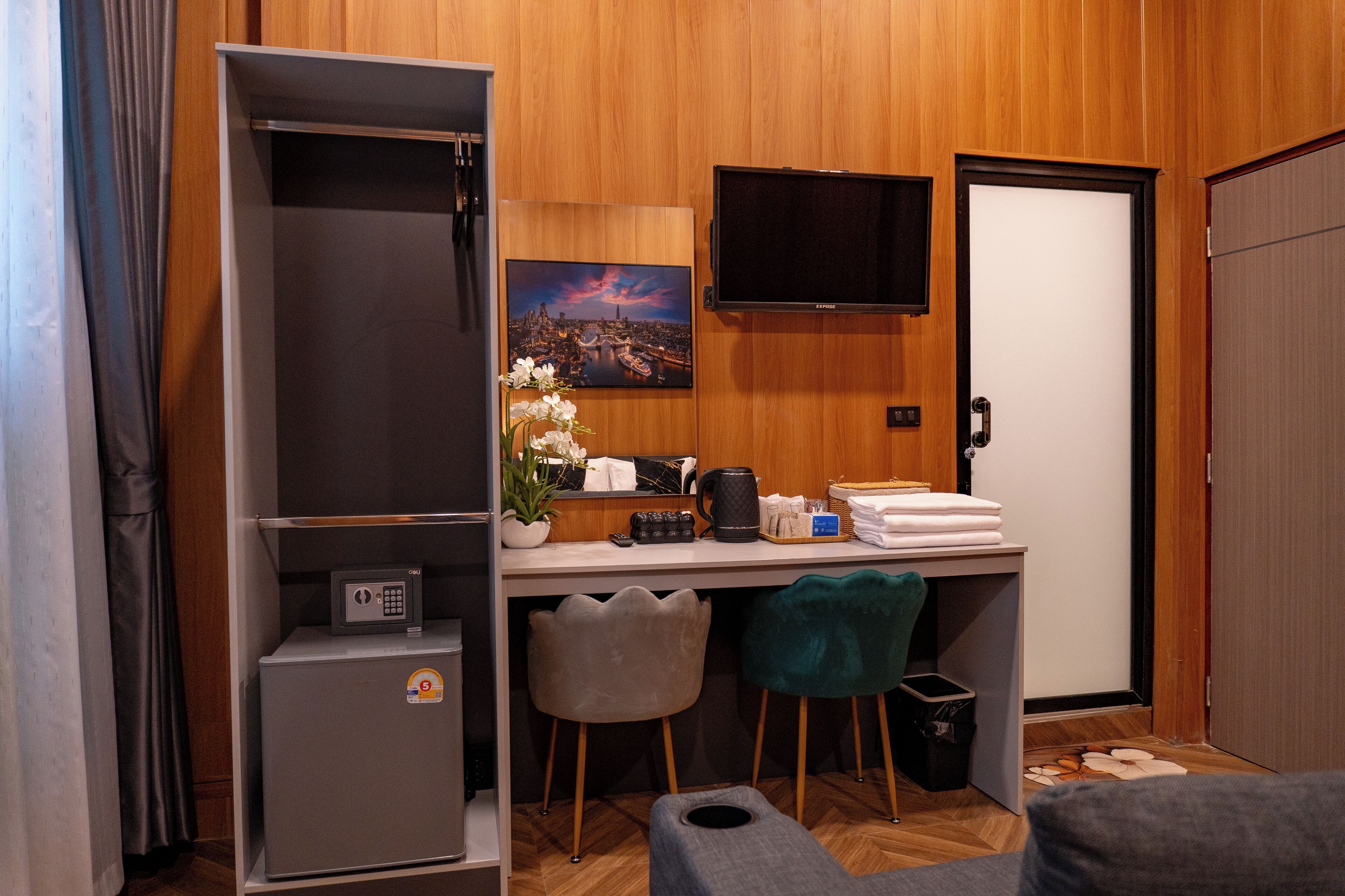 Casa Deluxe | Escritorio, espacio para trabajar con un portátil, wifi gratis