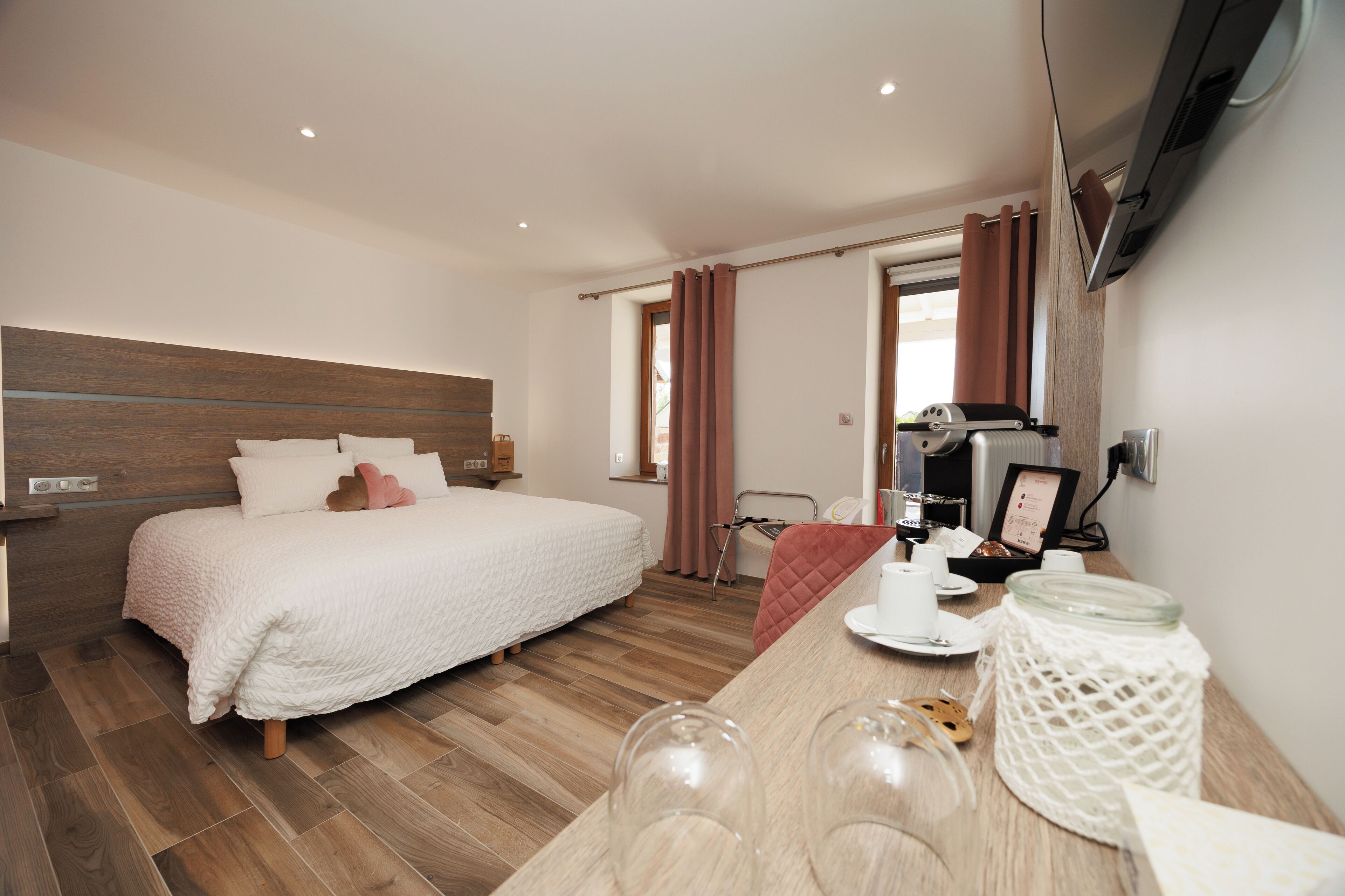 Luxury Double or Twin Room, Courtyard View | Premium bedding, minibar, in-room safe, blackout drapes