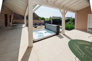 Luxury Double or Twin Room, Courtyard View | Terrace/patio