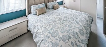 Superior 2 Bed Lodge (14ft wide)