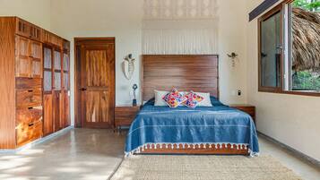 4 bedrooms, iron/ironing board, free WiFi