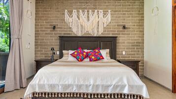 4 bedrooms, iron/ironing board, free WiFi