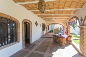 Outdoor dining - Casa Tecolote Heated Salt Pool Ocean Views (Sayulita)