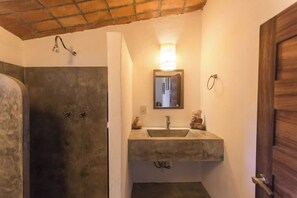 Shower - Casa Tecolote Heated Salt Pool Ocean Views (Sayulita)