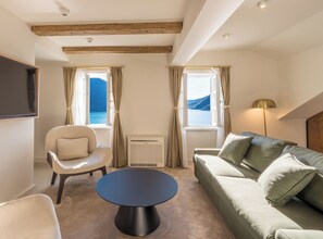 In-room safe, laptop workspace, iron/ironing board, free WiFi - Hotel & Restaurant Santa Boka (Kotor)